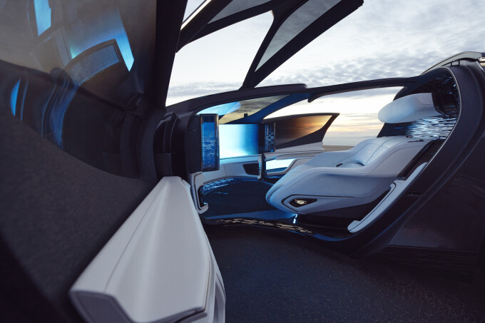 Cadillac-Halo-Concept-InnerSpace-0209c622c471b8c0521.jpg