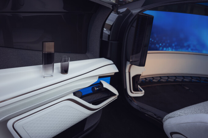 Cadillac-Halo-Concept-InnerSpace-026fbc1ae5a8643f9ee.jpg