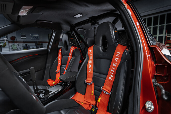 Nissan-JUKE-Hybrid-Rally-Tribute-Concept---Interior-58caa009b6deb9c6f.md.jpg