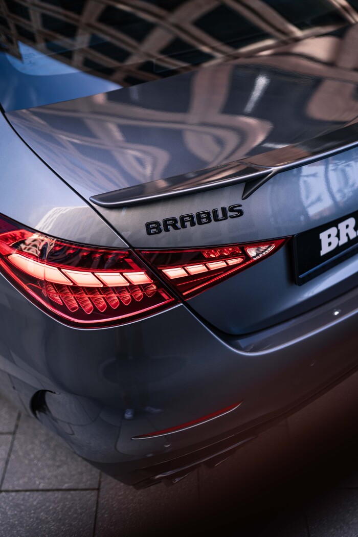 https___media.brabus.com__Resources_Persistent_c_3_c_5_c3c5bdabf8fb2aaa4e42e6ae5c849d4c25b5fc8f_BRABUS20B3020based20on20MB20C20300_Outdoor20289729bab8565f39d2ad2e.md.jpg