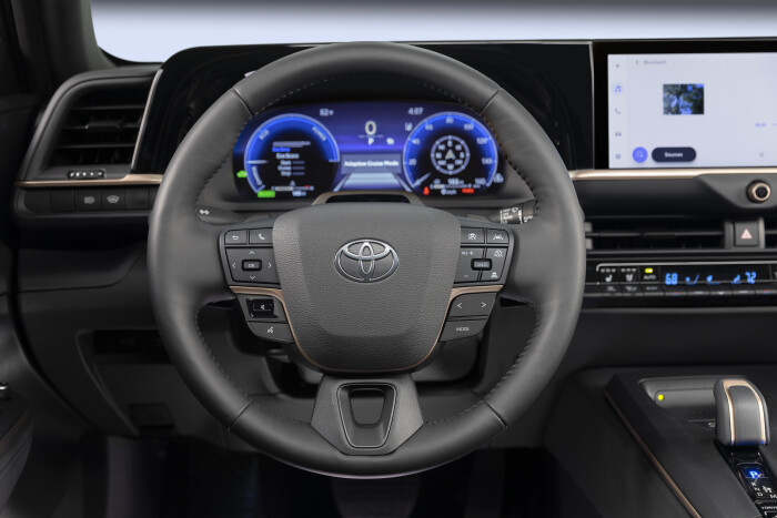 2023-Toyota-Crown_-Platinum_Steering-Wheel0c82e9717321cf03.md.jpg