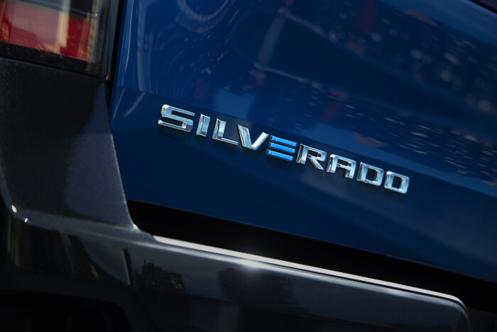2024-Silverado-EV-RST-02448426f03cb100157.jpg