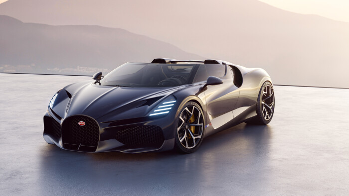 12-BUGATTI_Roadster_launch-set2f7c578411f7599a.jpg