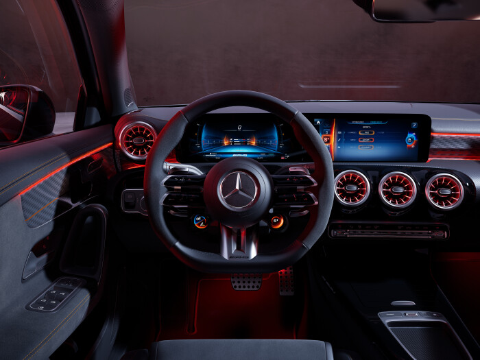 Der neue Mercedes-AMG A 45 S 4MATIC+ (Kraftstoffverbrauch kombiniert (WLTP): 9,28,8 l/100 km, CO2-Em