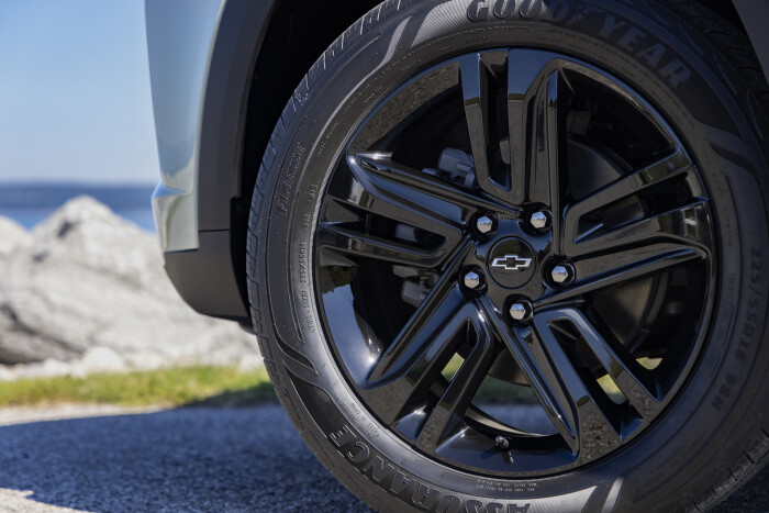 Close-up view of wheel on Chevrolet Trax ACTIV in Cacti Green. Pre-production model shown. Actual pr