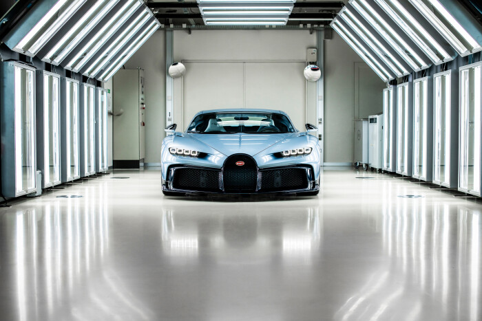 07-BUGATTI_CHIRON-Profilee54f79f585eae1fac.jpg