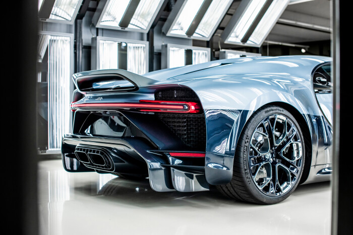 08-BUGATTI_CHIRON-Profilee042ad44cf50cefef.jpg