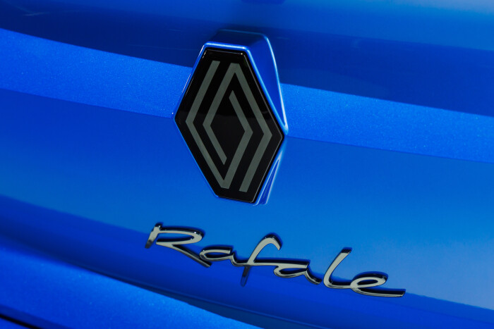 21008-RenaultRafalefe80eb83fc2504e9.jpeg