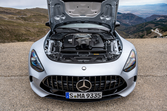 The new Mercedes-AMG GT Coupe_Cirrus Silver