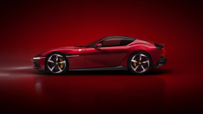 New Ferrari V12 ext 03 red media