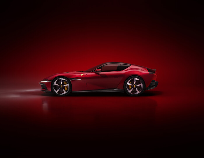 New_Ferrari_V12_ext_03_redcaa7dba5ed83bb1a.jpeg