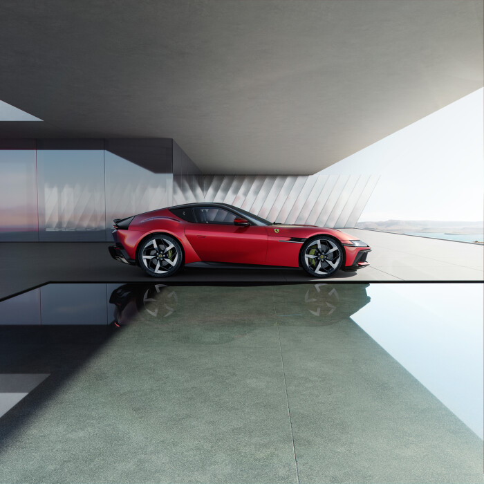 New_Ferrari_V12_ext_04_Design_red7a5a14a04d8f2e5c.jpeg