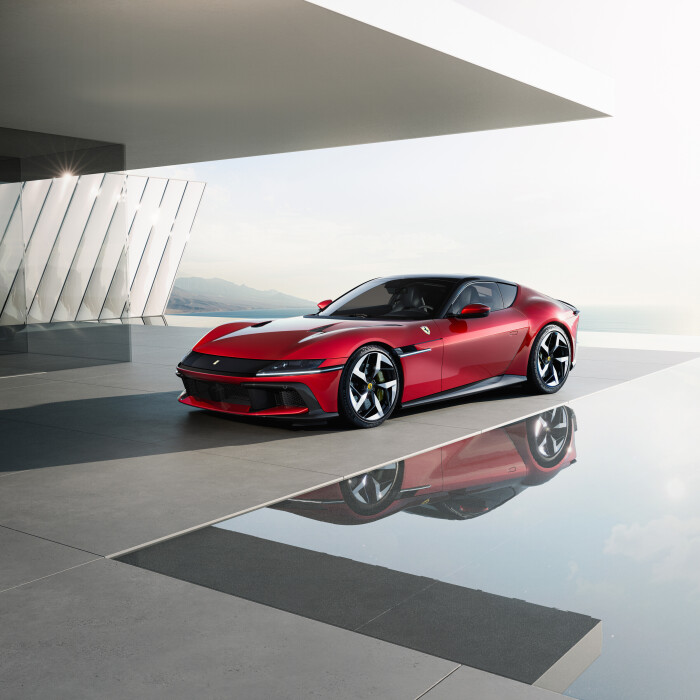 New_Ferrari_V12_ext_06_Design_red7512f10e259db8a2.jpeg
