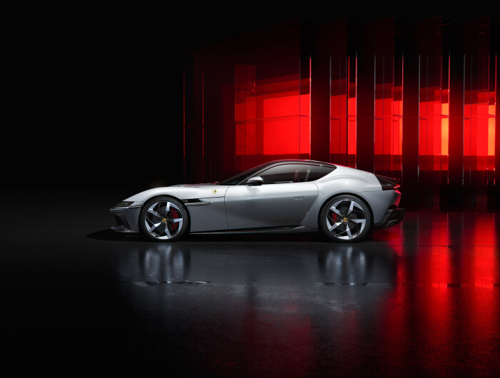New_Ferrari_V12_ext_07_Design_whiteab89a26f77a080f2.jpeg