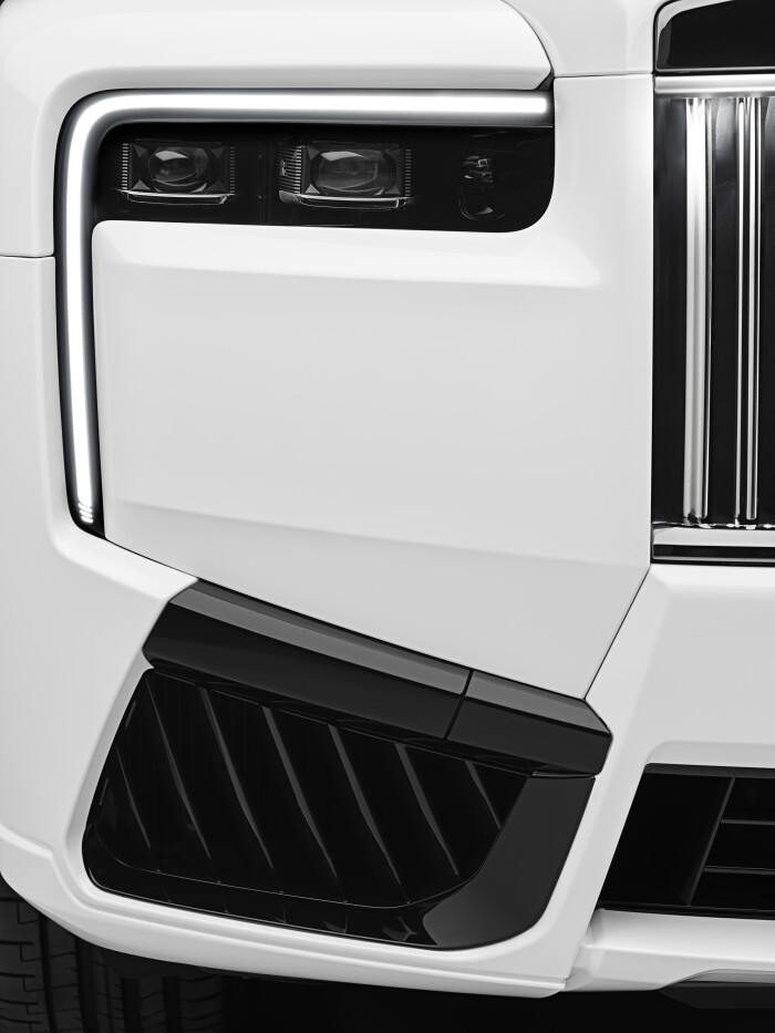 Rolls_Royce_Black_Badge_Cullinan_SII_21fc9aab155c49335b.jpeg