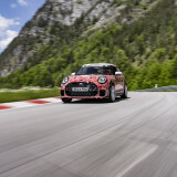 P90549840_highRes_mini-john-cooper-wor4168089274edd7a8