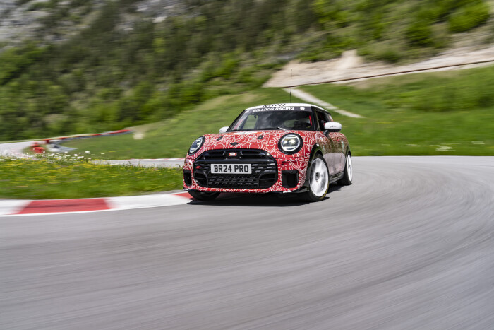 P90549841_highRes_mini-john-cooper-wor38d9d235317105a5.jpg