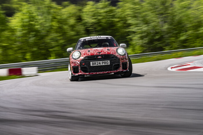 P90549845_highRes_mini-john-cooper-wor95530926a7ac2171.jpg