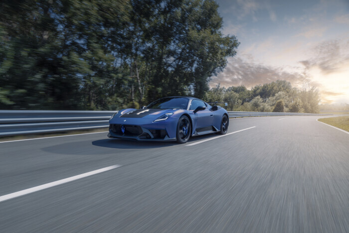 MaseratiGT2Stradale_22048010cc318277e0.jpg