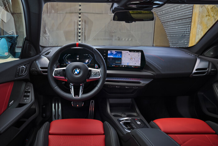 The_new_BMW_M235_xDrive_Gran_Coupe_-_Interior-4e7288a81538e3498.jpg