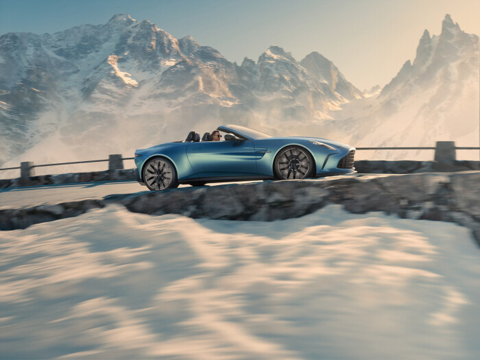 Aston-Martin-Vantage-Roadster_375c8280416224121.jpg