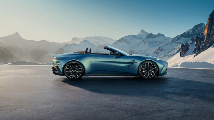 Aston-Martin-Vantage-Roadster_96b2114f85e749e19.jpg