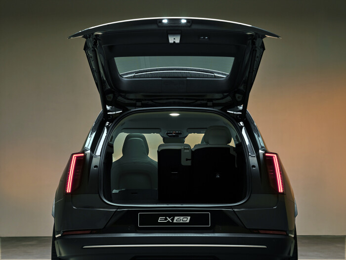 Volvo_EX60_studio578ea35e7ffc9ecf1.jpg