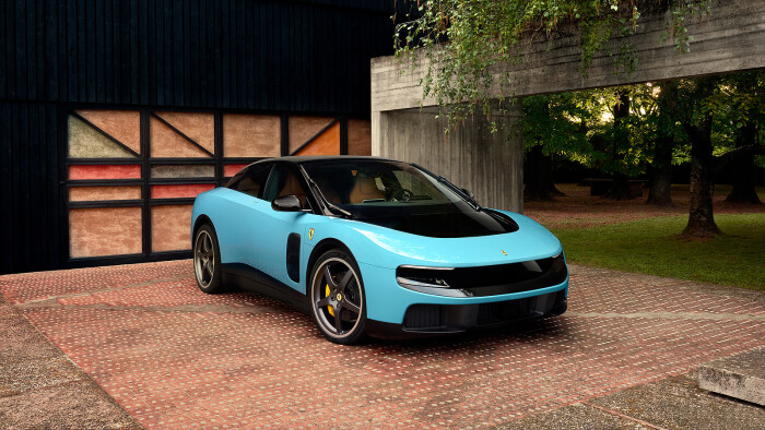 FERRARI_LUCE_FRONT_3Q_16x9_RGB_WEB_SOCIALS1f367a0f407f8583.jpg