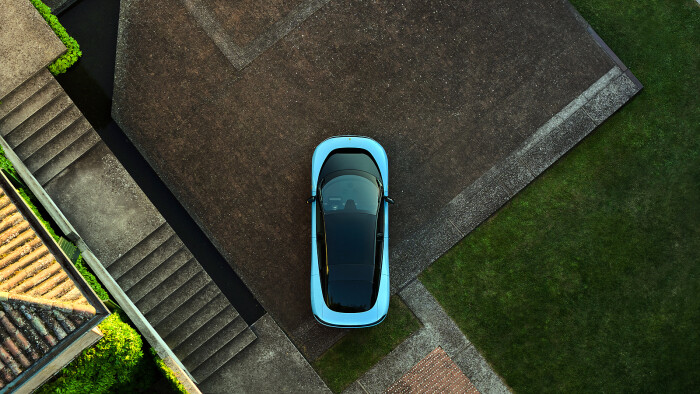 FERRARI_LUCE_TOPDOWN_16X9_RGB_WEB_SOCIALScd082c4f31385629.jpg
